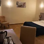 Empire Hotel
