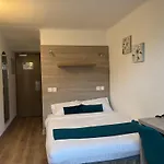 Empire Hotel