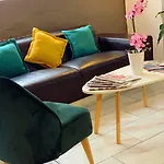 Empire Hotel