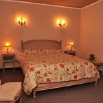 Empire Hotel 3*