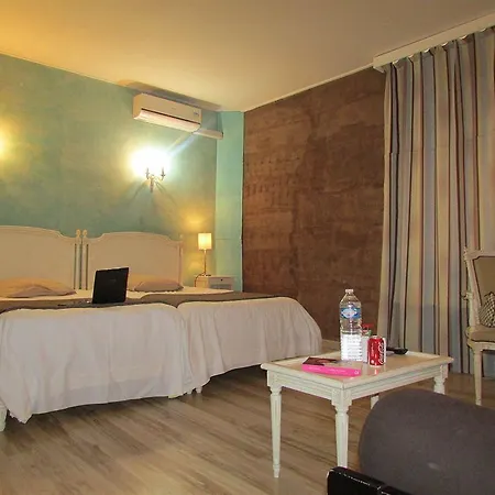 Empire 3* Nimes