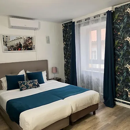 Empire Hotel 3*
