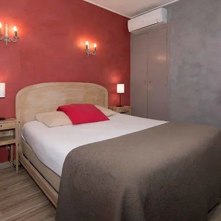 Empire Hotel