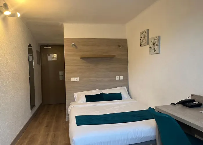 Empire Hotel