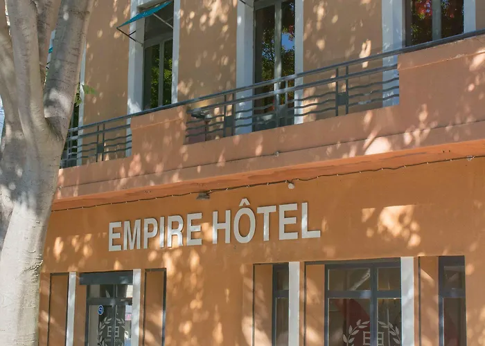 Empire Hotell Nîmes