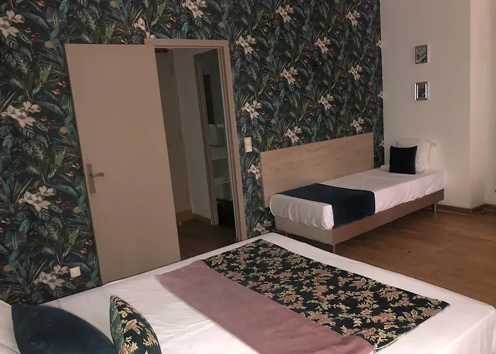 Empire Hotel 3*